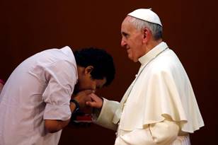 Image result for kissing pope's hand GIF