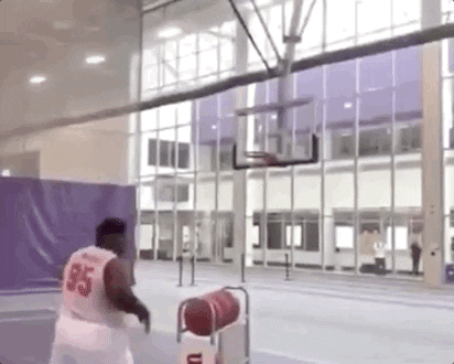 Basketball-miss GIFs - Get the best GIF on GIPHY
